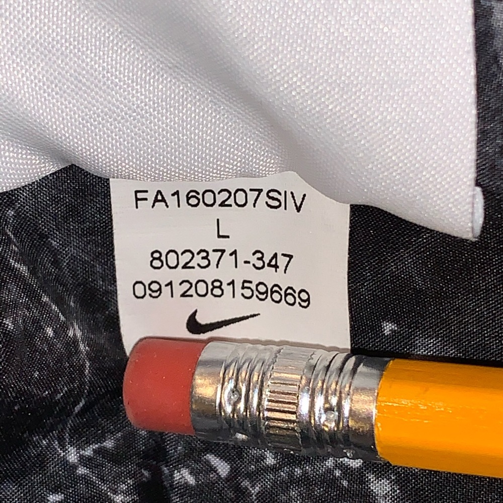 $150 Nike International hooded army jacket L - Picture 3 of 5